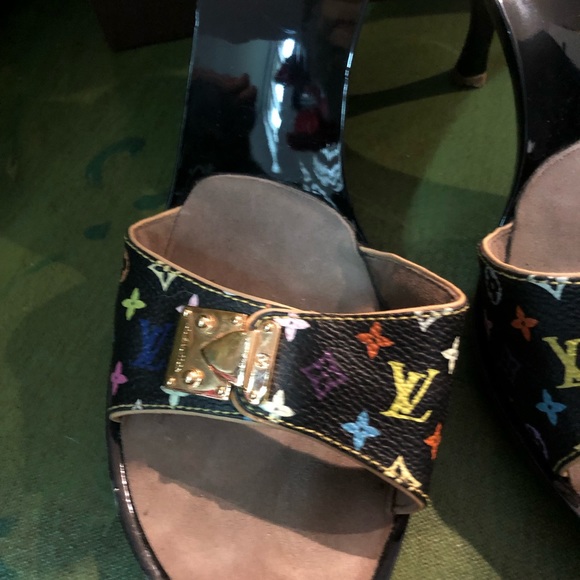 Louis Vuitton Sandals - Picture 4 of 8